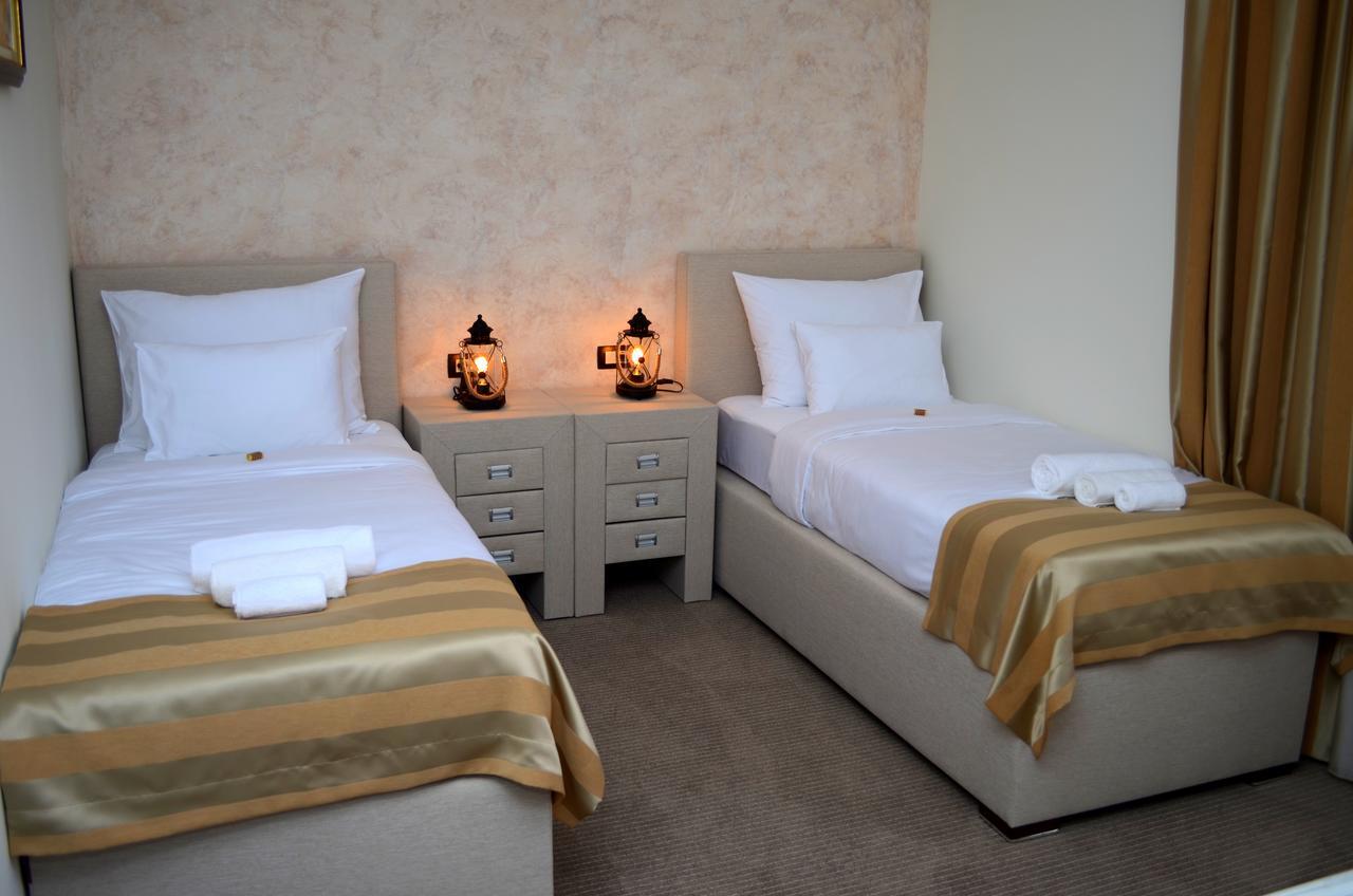 Hotel Helada Tivat Bagian luar foto