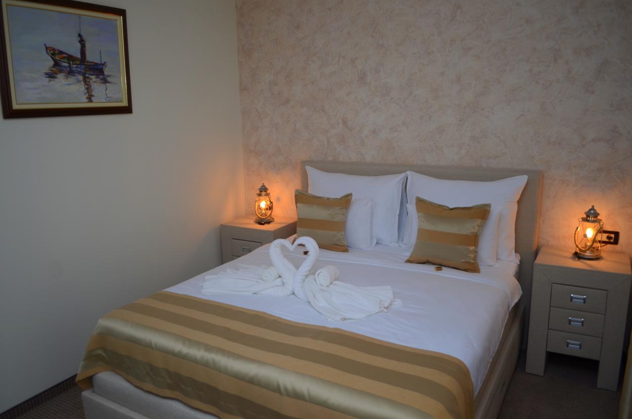Hotel Helada Tivat Bagian luar foto