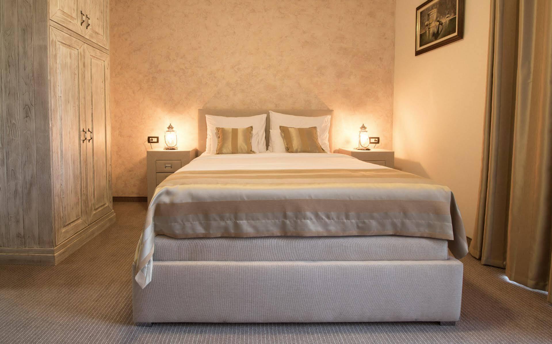 Hotel Helada Tivat Bagian luar foto