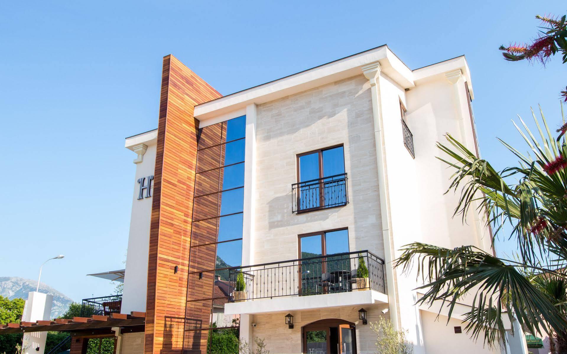 Hotel Helada Tivat Bagian luar foto