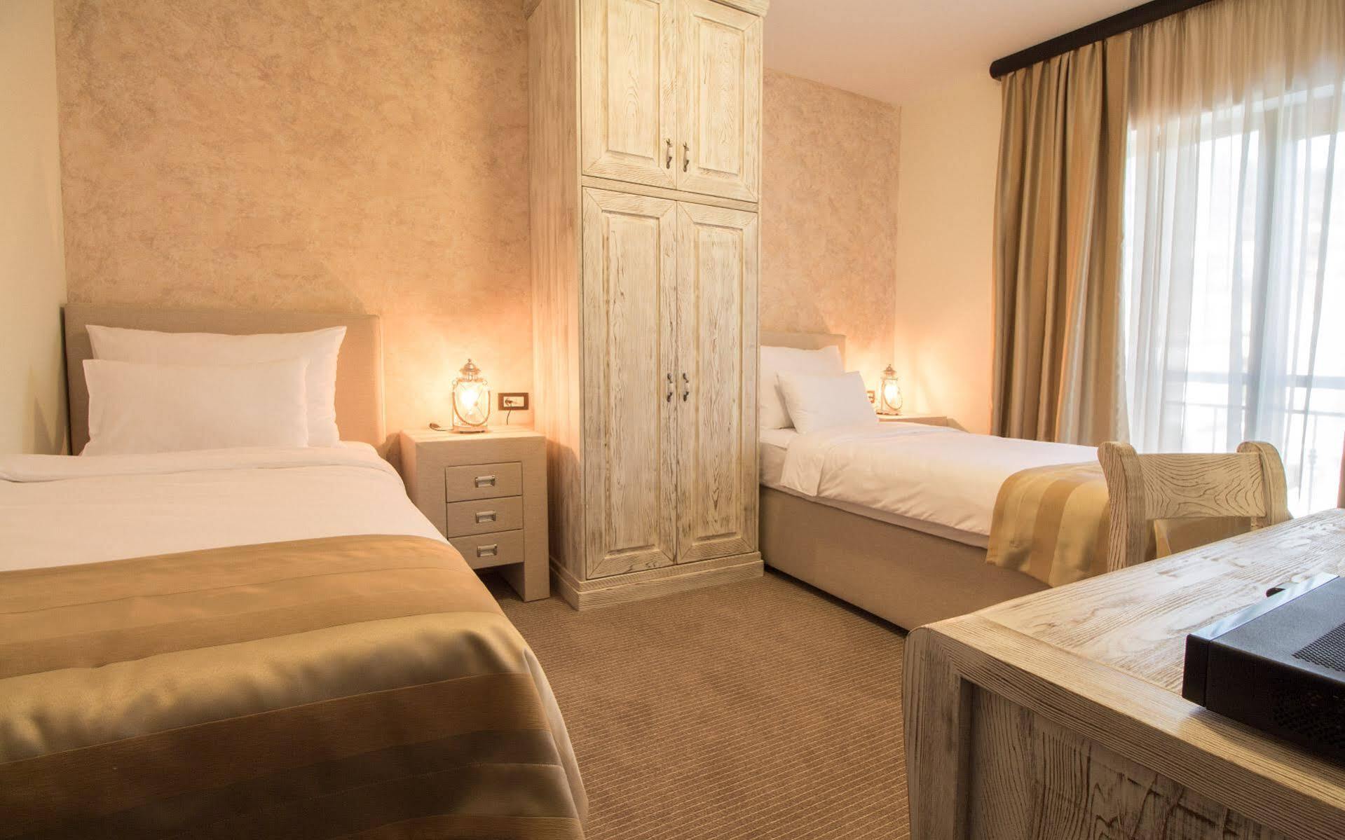 Hotel Helada Tivat Bagian luar foto