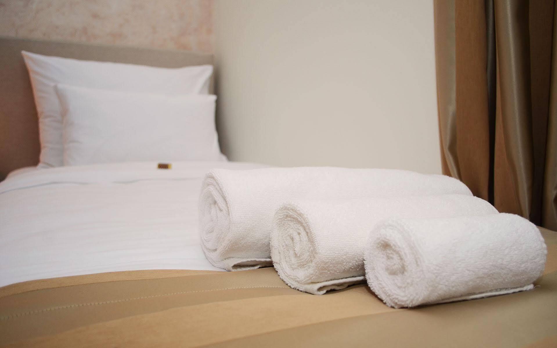 Hotel Helada Tivat Bagian luar foto